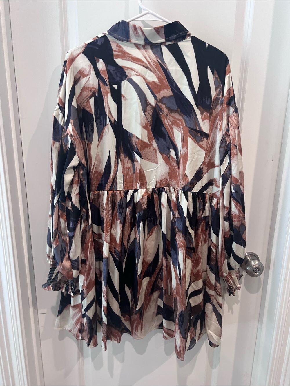 Entro Abstract Brushstroke Button-Down Dress Size Medium - Picture 11 of 16